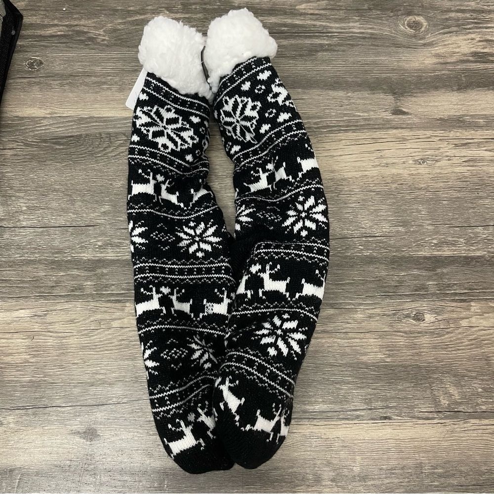 Comfort‎ Clouds Fair Isle Reindeer Slipper Socks Black White Knit Faux Shearling